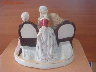 Статуетка фарфор"Дама с кавалером,игра в шахматы" - DSC07552.JPG