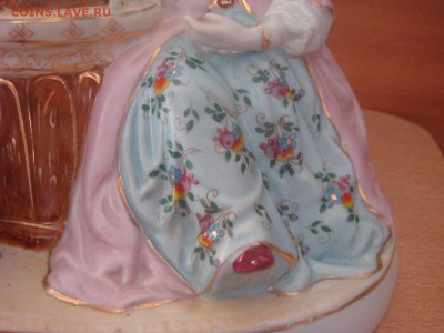 Статуетка фарфор"Дама с кавалером,игра в шахматы" - DSC07551.JPG