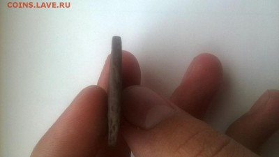 Фото только такое, лучше сделаю завтра, если описать словами, то гурт решетчатый, но есть фрагменты букв - dQdsOHQsBXg