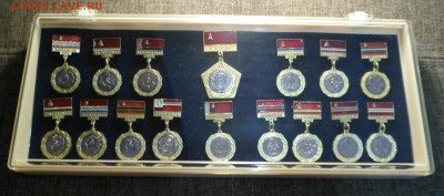 Комплект значков гербы республик СССР в родном футляре - SAM_6418.JPG