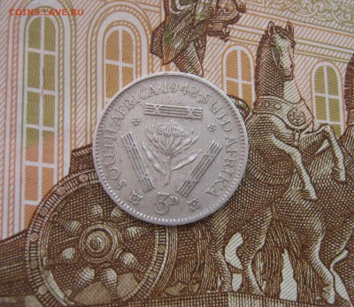 3 и 6 пенсов ЮАР 1896 и 1942г. до 17.11.2017 22.00МСК - 3 пенса ЮАР 1942г. 90..JPG