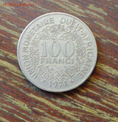 ЗАПАДНАЯ АФРИКА - 100ф СКАТ, ЦВЕТЫ до 1.12, 22.00 - Зап. Африка 100 фр 1971 скат, цветы