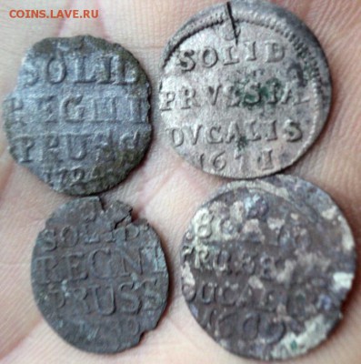 Кошелек - серебряные монеты с 1669 по 1810 г.  ок.23.12  23ч - DSC04301.JPG