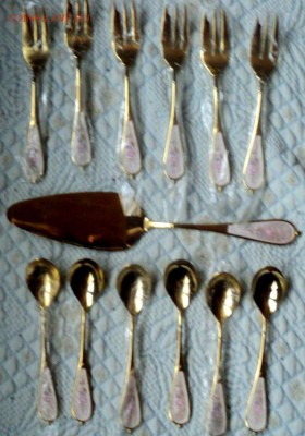 Десертный набор из 13 предметов в эмали ок .29.12  23-00 мск - DSC04189.JPG