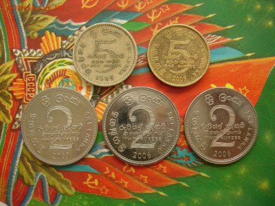 Шри-Ланка 5шт: 2р х3шт, 5рупий 50л ООН, 5р 2009 30.12 22.10 - DSCN8214.JPG