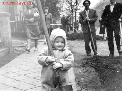 о фотографии, грустно... немолодым написано - Мой первый воскресник. Апрель 1962