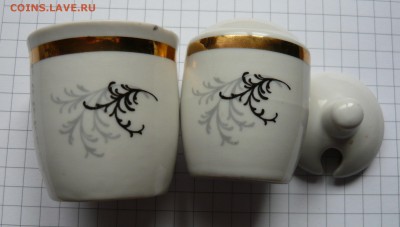 Перечница и солонка.Фарфор.До 11.02.18г.в 22-00 - P1060011.JPG