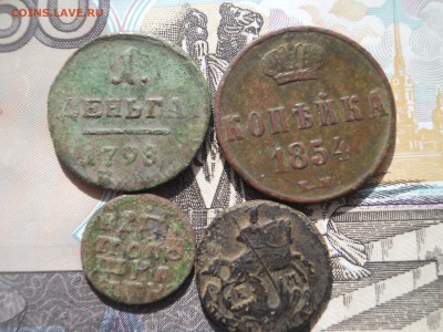 четыре монетки от Петра1 до Николая 1 - DSCN7974.JPG