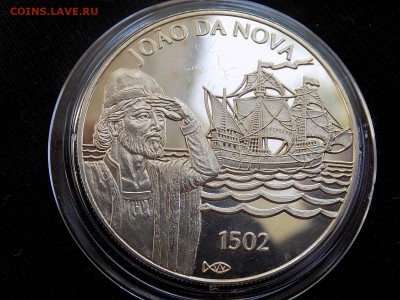 о-в Св. Елены 50 пенсов 2002 г. Парусник Жоао да Нова - 3 (2).JPG