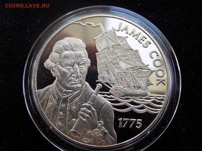 о-в Св. Елены 50 пенсов 2002 г. Парусник Кук - 4 (1).JPG
