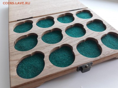 Бокс на 12ячеек 35мм(хранение патинирования монет) из дуба. - 4444