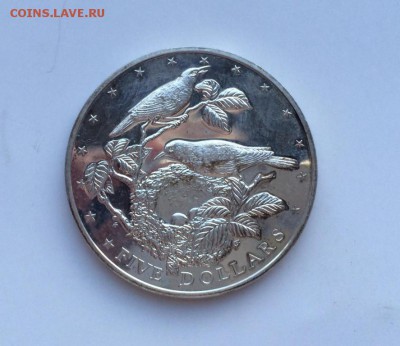 Крона Шайба Острова Кука 5$ долларов 1978 птицы фауна Серебр - krona_shajba_ostrova_kuka_5_dollarov_1978_pticy_fauna_serebro (2)