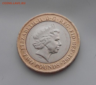 биметалл Великобритания 2 фунта 2012 Чарльз Диккенс - bimetall_velikobritanija_2_funta_2012_200_let_so_dnja_rozhdenija_charlza_dikkensa (1)