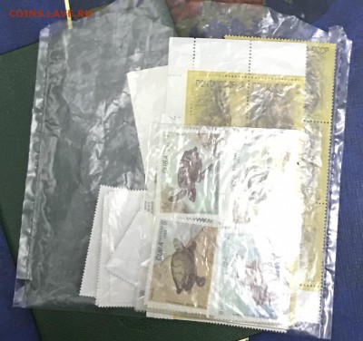 Большой альбом с марками и спич.этикетками - 5056D951-5235-4461-AFB8-29C07BE4E185