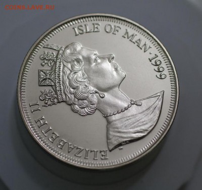 Крона Шайба Остров Мэн 1 крона 1999 Королевская Помолвка UNC - krona_shajba_ostrov_men_1_krona_1999_korolevskaja_pomolvka_unc_zhizn_i_momenty_korolevy_materi (3)
