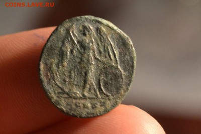 Рим.Памятная монета Константинополя.IV век - CSC_0448 (1).JPG