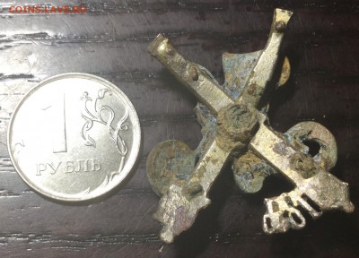 4 предмета. Наверно жетоны. Предпродажная - E193F726-09FC-4537-9EDA-C1CFA327B1D5