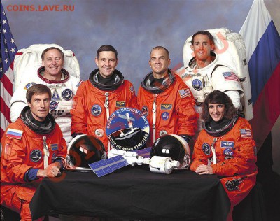 Экипаж миссии STS-88:Роберт Кабана (Robert Cabana, 4-й космический полёт), командир экипажаФредерик Стеркоу (Frederick Sturckow, 1-й космический полёт), пилотНэнси Карри (Nancy Currie, 3), специалист полётаДжерри Росс (Jerry Ross, 6), специалист полётаДжеймс Ньюман (James Newman, 3), специалист полётаСергей Крикалёв (Россия, 4), специалист полётаСергей Крикалёв второй раз отправился в космос на американском шаттле. Первый полёт на шаттле «Дискавери» STS-60 Крикалёв совершил в 1994 году. - 759px-STS-88_crew