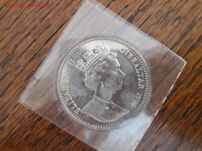 Крона Шайба Гибралтар 1 крона 1996 столетие кино Чарли Чапли - krona_shajba_gibraltar_1_krona_1996_stoletie_kino_charli_chaplin_vek_kino_unc (1)