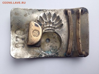 Кавказская гренадерская дивизия. Из Ставропольского края, из «сарая» как сказал продавец. Клеймо «Слава Москва» и пробит номер, отчего даже лопинка по кругу гренады пошла.  Мельхиор. - 9D575CC2-8877-4641-A34F-5621B2894181