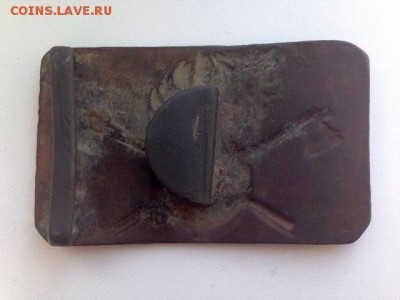 У ранних пряжек «ворота» слева. - 8A25C57C-6780-41AE-B5CE-3B1BDA372ED8
