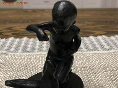 МАЛЬЧИК КОРМЯЩИЙ ГОЛУБЕЙ КАСЛИ 1986 ГОД - 119088463 (4)