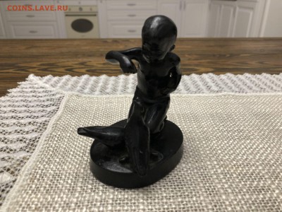 МАЛЬЧИК КОРМЯЩИЙ ГОЛУБЕЙ КАСЛИ 1986 ГОД - 119088463