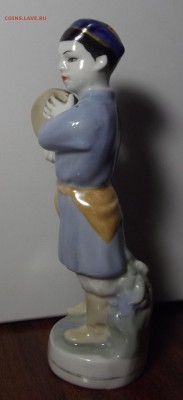 фарфоровая статуэтка (дулево) узбек с бубном до 21 мая - red22564.JPG