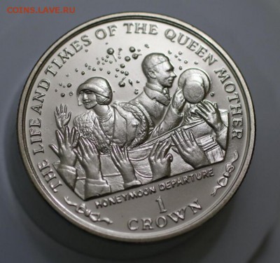 Остров Мэн 1 крона 1999 Отправление в медовый месяц - krona_shajba_ostrov_men_1_krona_1999_otpravlenie_v_medovyj_mesjac_unc_zhizn_i_momenty_korolevy_materi