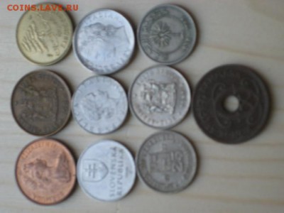 10 монет разных стран. - 002.JPG
