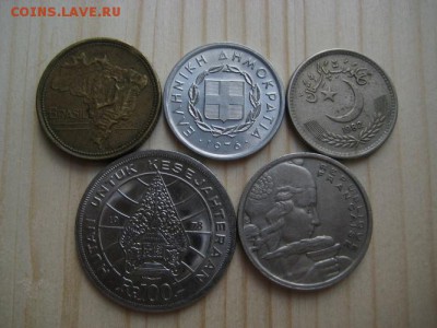 10 монет разных стран. - 010.JPG