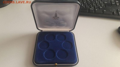 Коробка под юб.рубли Олимпиада-80, до 13.08 - Ч Коробка ОИ80-2