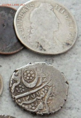 Великобритания 1 шиллинг 1697 + арабская монета на определен - 3