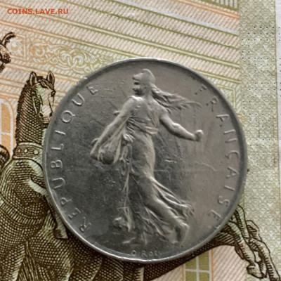 Франция 1 франк 1975 года. До 22:00 21.09.19 - 076B3C35-BBA5-4327-87F1-9A1EA3B573BB