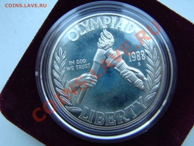 Серебрянный доллар США 1986 в футляре - DSC05488.JPG