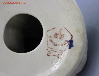 Фарфоровая статуэтка Дед мороз с подарками Городница  50 е - IMG_9295.JPG