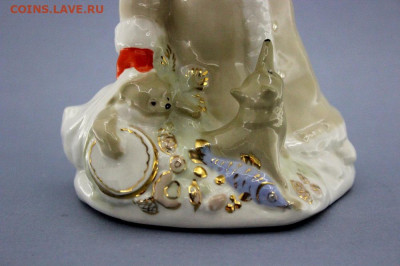Фарфоровая статуэтка Дед мороз с подарками Городница  50 е - IMG_9292.JPG