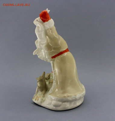 Фарфоровая статуэтка Дед мороз с подарками Городница  50 е - IMG_9288.JPG