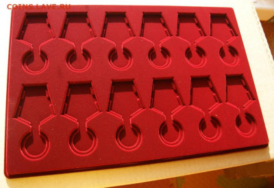 Планшеты АЛБИ 2 шт под ордена 37 мм, новые, с рубля до 16.10 - медали 32 мм.JPG