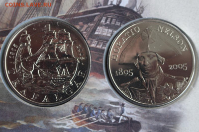 КПД Великобритания 5 фунтов 2005 Адмирал Нельсон и Корабль - kpd_velikobritanija_5_funtov_2005_trafalgarskoe_srazhenie_admiral_nelson_korabl_krona_shajba_bunc1