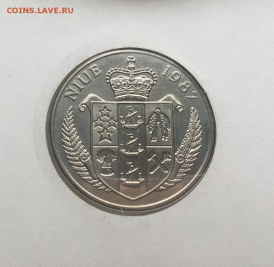 КПД Ниуэ 5$ долларов 1987 Теннис Штеффи Граф Крона Шайба - kpd_niue_5_dollarov_1987_tennis_shteffi_graf_krona_shajba_konvert_marki3