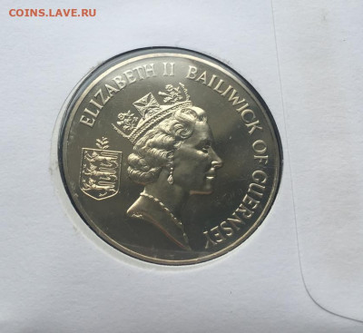 КПД Гернси 2 фунта 1994 50 лет высадка в Нормандии конверт - kpd_gernsi_2_funta_1994_50_let_vysadka_v_normandii_konvert_marki_krona_shajba3