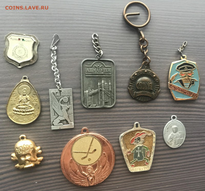Брелки и иконки разные недорого до 14.12.19 в 22.00 по - FEB9CCEE-6261-4127-A930-F526C1F0A534