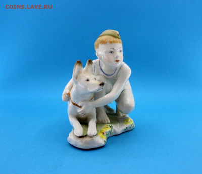 Статуэтка ,,Юный пограничник,,ЛФЗ 50 - е гг., (плоское дно) - IMG_1061.JPG