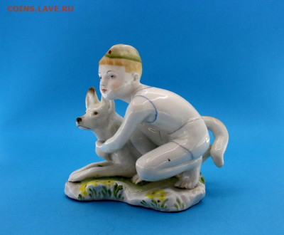 Статуэтка ,,Юный пограничник,,ЛФЗ 50 - е гг., (плоское дно) - IMG_1056.JPG