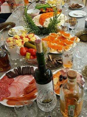 НОВОГОДНИЙ СТОЛ- И ПОДАРОК ХОРОШИЙ - 20191231_231834