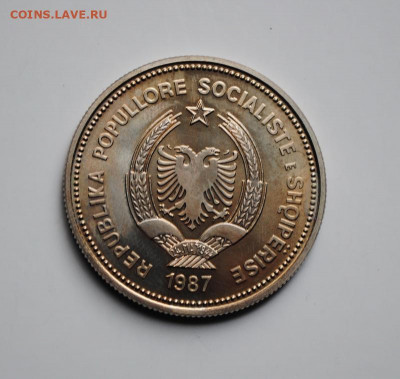 Крона Шайба Албания 5 лек 1987 порт Дуррес Корабль Парусник - krona_shajba_albanija_5_lek_1987_60_let_port_durres_korabl_parusnik_flot (1)