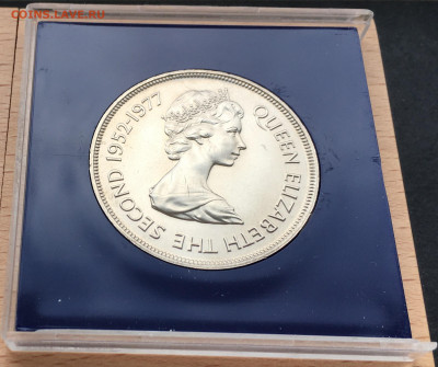 Крона Шайба Гернси 25 пенсов 1977 25 лет правления Королевы - IMG_0921.JPG