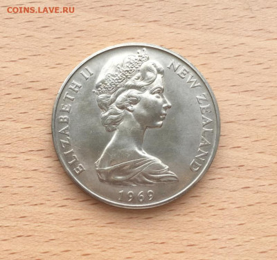 Крона Шайба Новая Зеландия 1$ доллар 1969 Капитан Кук - krona_shajba_novaja_zelandija_1_dollar_1969_200_let_puteshestvie_kapitana_kuka_korabl_parusnik_flot (1)