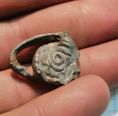 Кольцо старинное из свинца с рисунком - 3